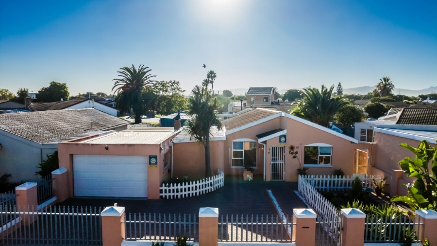 3 Bedroom Property for Sale in Highbury Western Cape